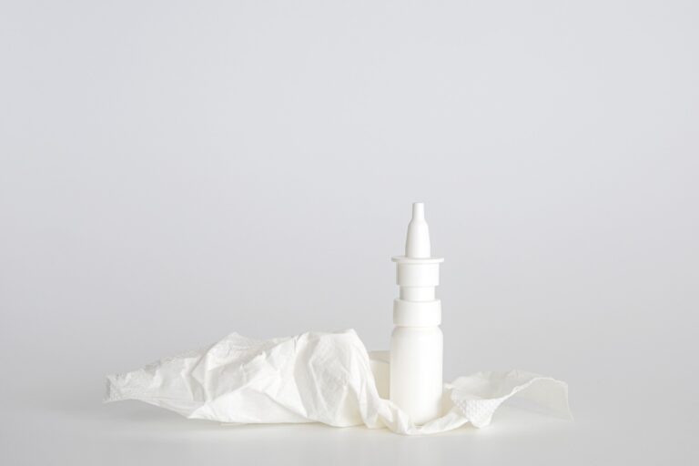 Az orrspray segít megszüntetni a dugulást.